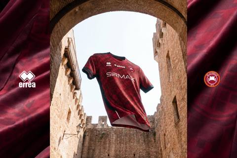 The AS Cittadella 2026/27 home shirt by Erreà, suspended under a brick archway.